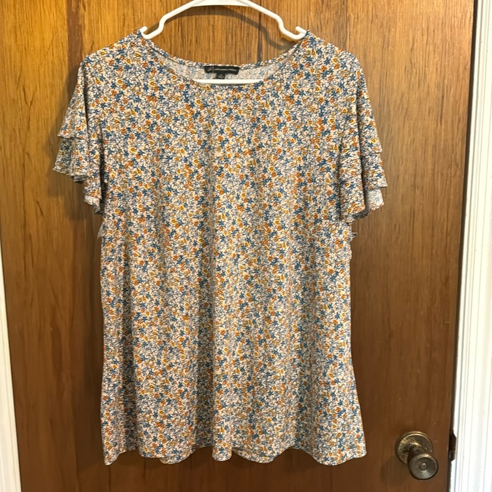 Adrianna Papell 1X multicolored flowers ruffled short sleeve blouse